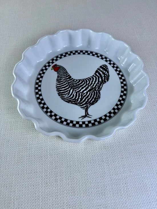 Department 56 "French Hens" Rooster Quiche Dish — Oven to Table Ceramic Bakeware - Picture 6 of 7
